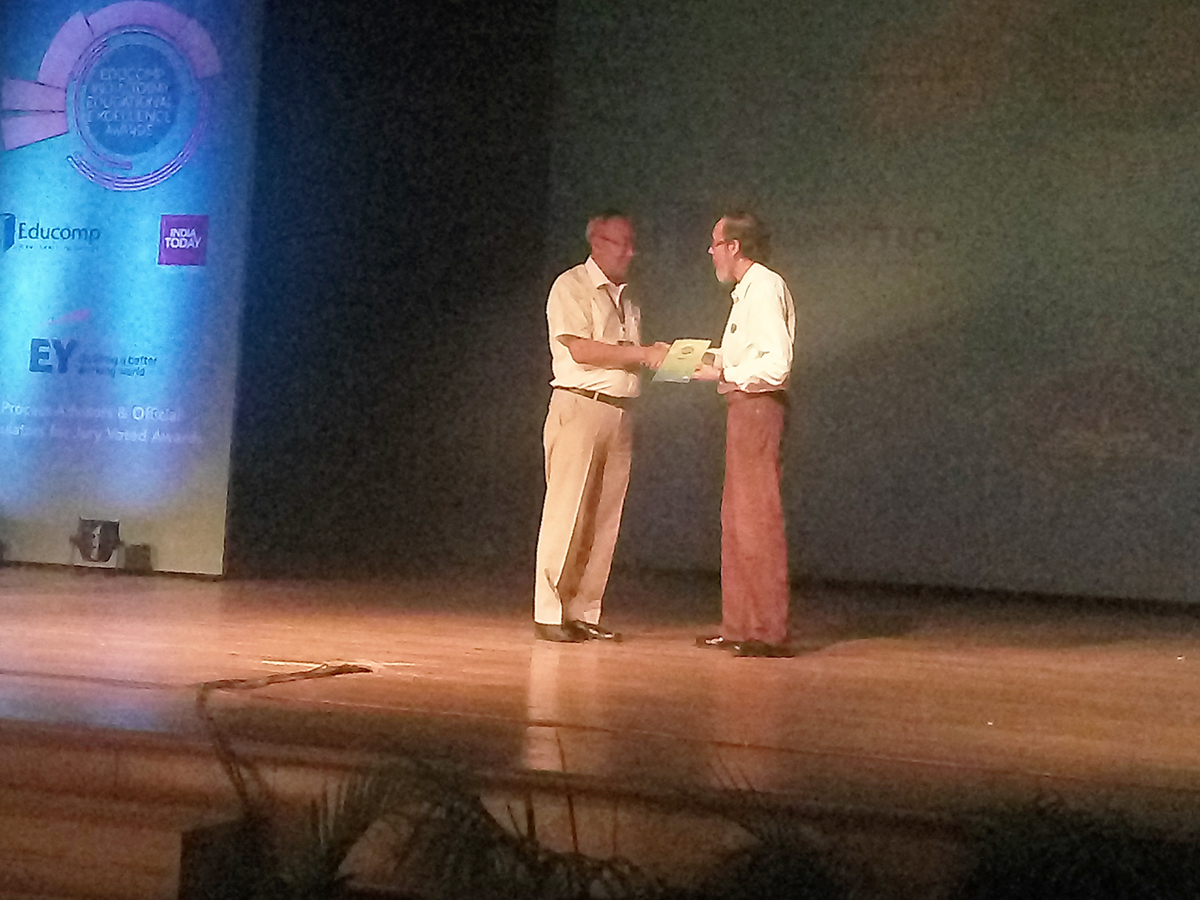 EDUCOMP BEST PRINCIPAL AWARD